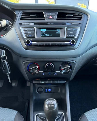 Hyundai i20 cena 32999 przebieg: 138193, rok produkcji 2017 z Warka małe 704